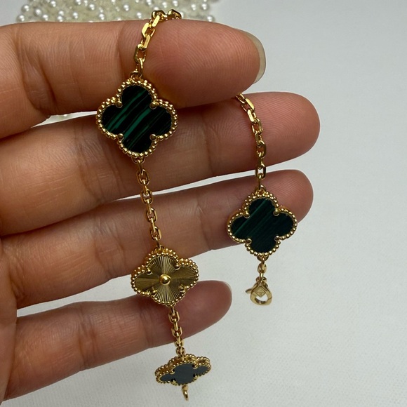 Elegant Gold and Green Clover Bracelet - Picture 8 of 12